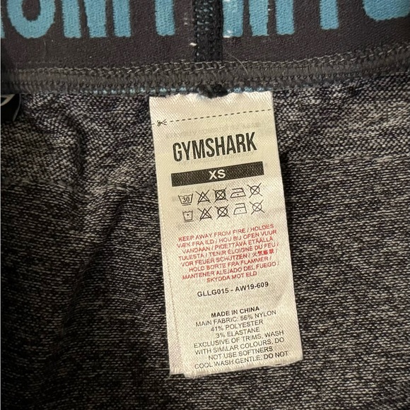 GYMSHARK BUNDLE 🦈- Sports Bra and 2 Pairs of Leggings - Picture 2 of 10